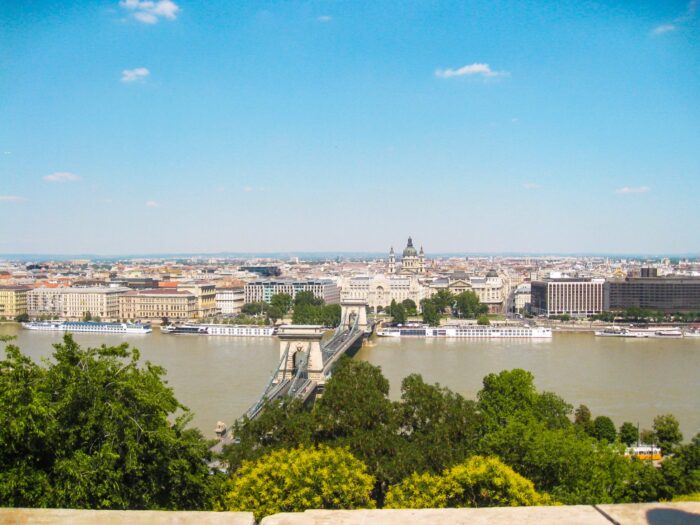 Puente de las Cadenas: Conoce los 10 lugares imperdibles de Budapest